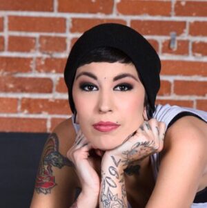 Аайла Секура